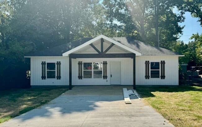 Building Photo - 7005 Gibson Rd Rental