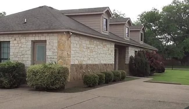 Photo - 5 Bedroom Near Campus
