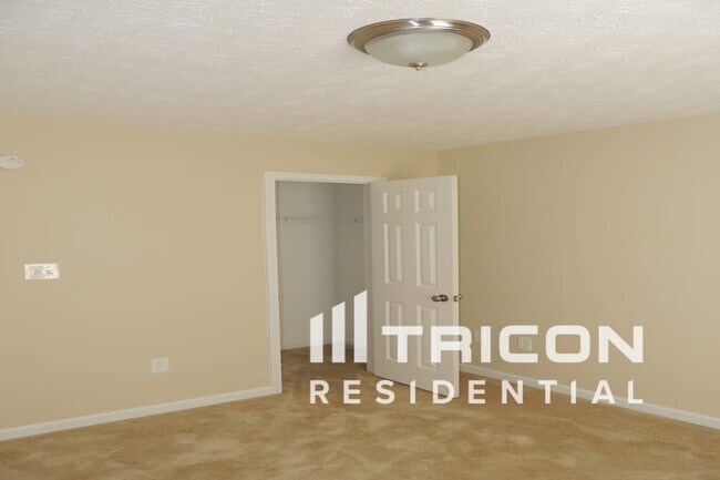 Photo - 111 Elder Dr SE