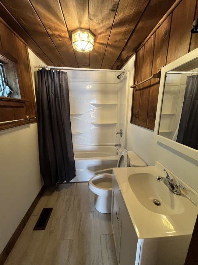 Photo - 104 Circle Dr Unit 104 Circle Drive