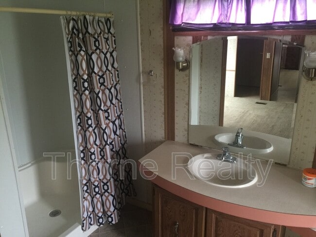 Photo - 92 Matt's Ln