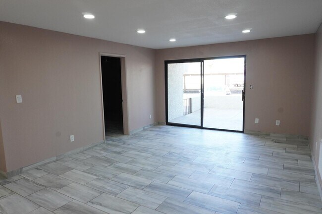 Photo - 10444 N 69th St Unit Apt 107