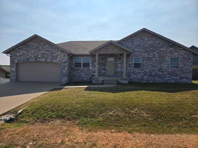 Fenced home close to FLW! - Fenced home close to FLW!