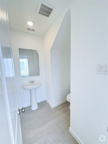 Building Photo - 6234 Sanderling St Rental