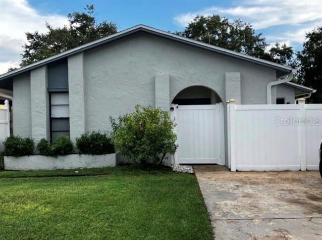 Building Photo - 10722 Crowngate Ln Rental