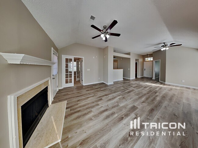 Photo - 136 Westport Dr