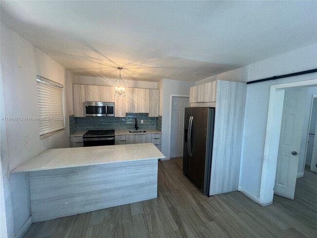 Building Photo - 1450 Lenox Ave. Unit 8 Rental