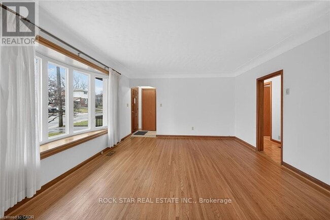 Photo - 134 W 28th St