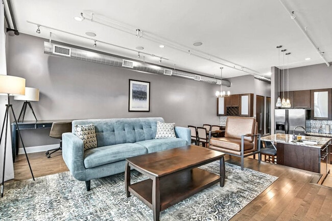 Photo - 8 S Old State Capitol Plaza Unit ID1031837P