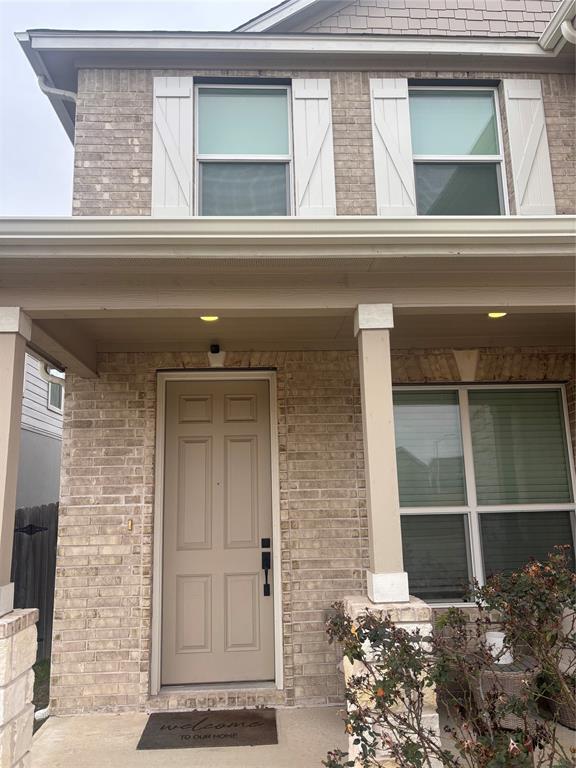 Photo - 504 Ayinger Ln
