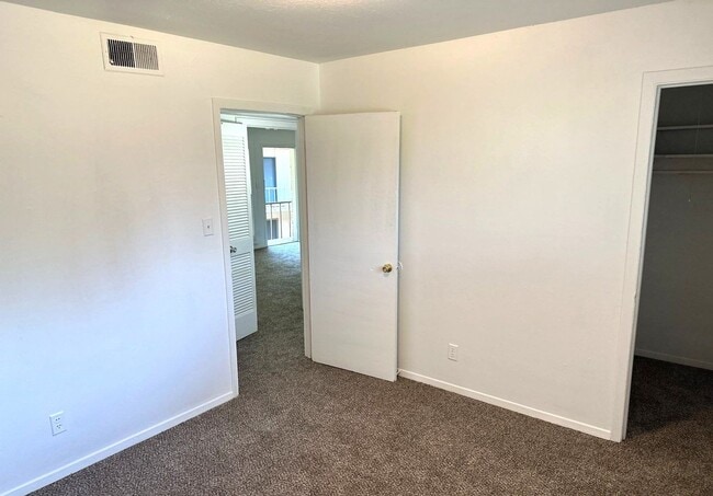 Photo - 2092 Jefferson Ave Unit 2092 #4
