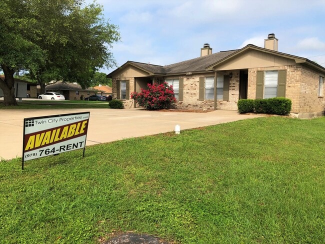 Building Photo - 3601EL Unit A