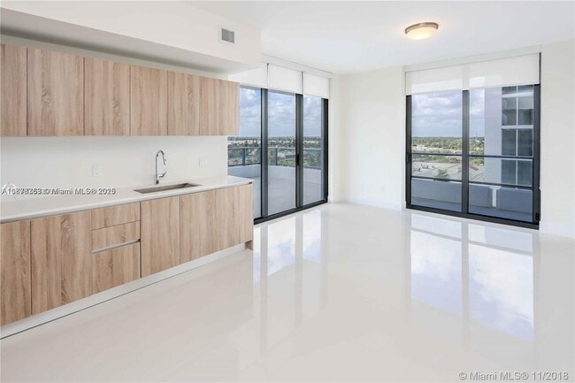 Photo - 2960 NE 207th St Unidad 901+Den