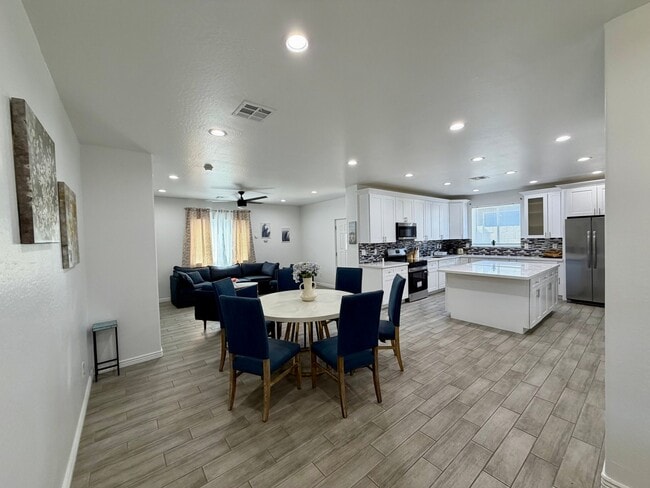 Photo - 6745 N 53rd Dr