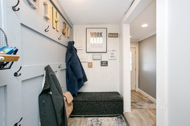 Photo - 1994 E Main Rd