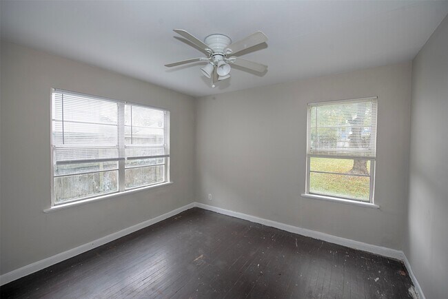 Photo - 1211 1st Ave N