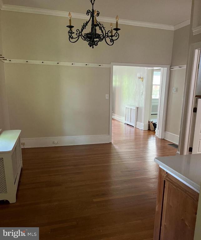 Photo - 210 GRAYLING Ave