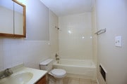 2BR, 1BA - 700 SF - Bathroom