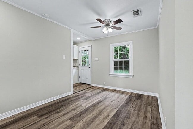 Photo - Cute & Clean Home with Large Fenced Yard Pet Friendly!