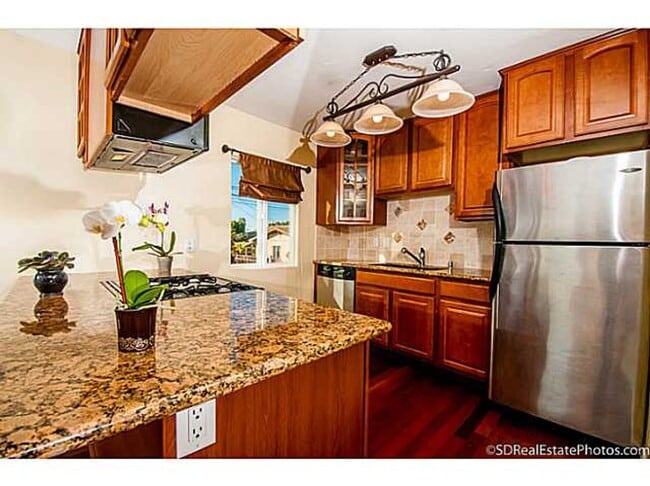 Beautiful 3 Bedroom 2 Bath in City Heights... - Beautiful 3 Bedroom 2 Bath in City Heights... Condo Unit 12