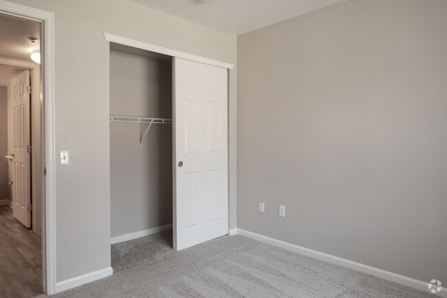 2BR, 1BA - 777SF