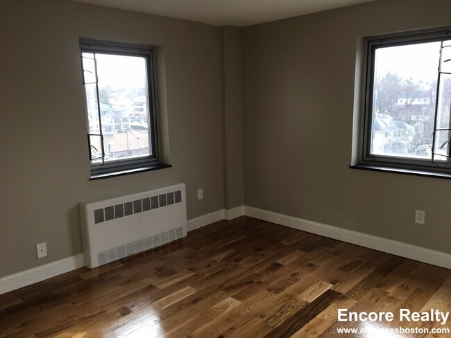 Photo - 125 Trapelo Rd Unit 33