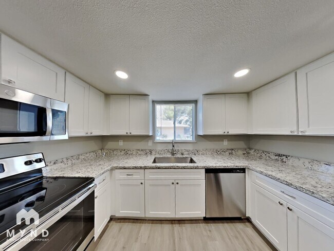 Photo - 5817 W Robin Ln