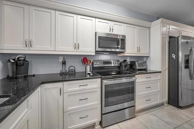 5901 Bahia Del Mar Cir N Unit 223