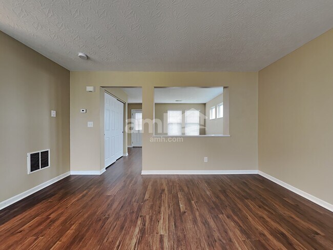 Photo - 6580 Riverview Ave