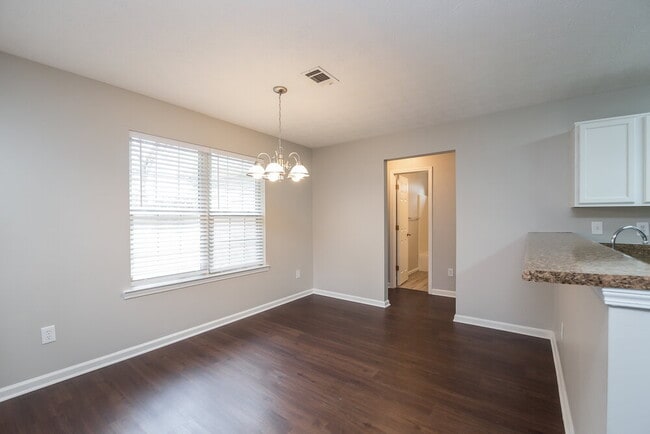 Photo - 109 Stoney Brook Way