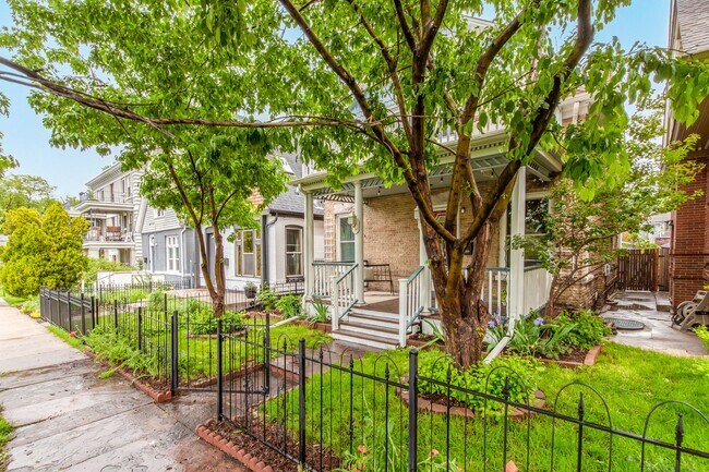 Photo - Gorgeous City Park Gem!