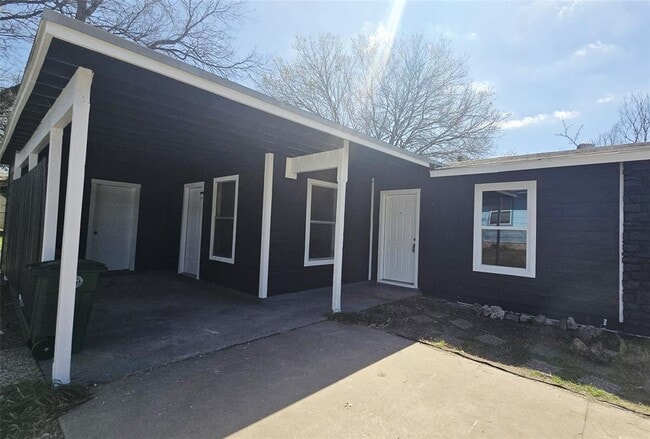 Building Photo - 9013 Slayton Dr