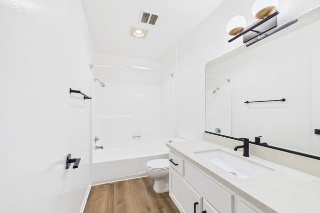 Alur Apartments