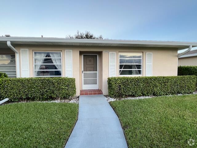 Building Photo - 8793 Warwick Dr Rental