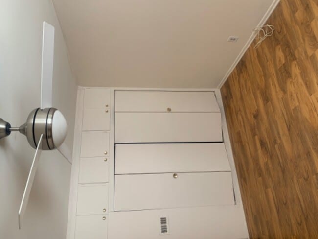 Photo - 18332 Superior St