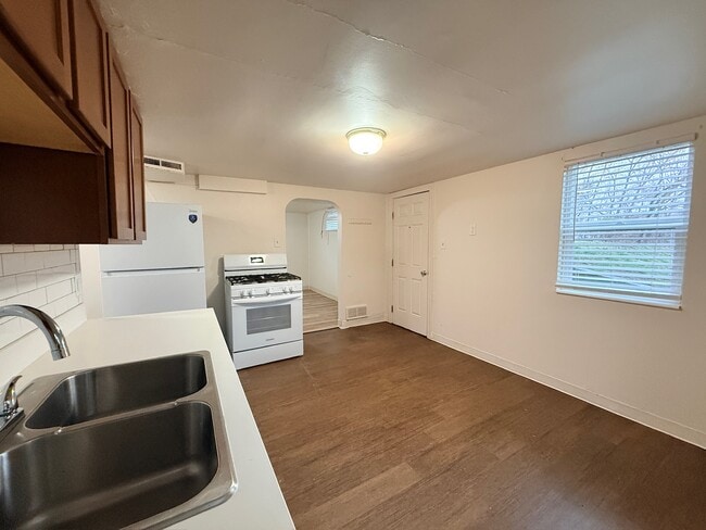 Photo - 2954 S Madison Ave