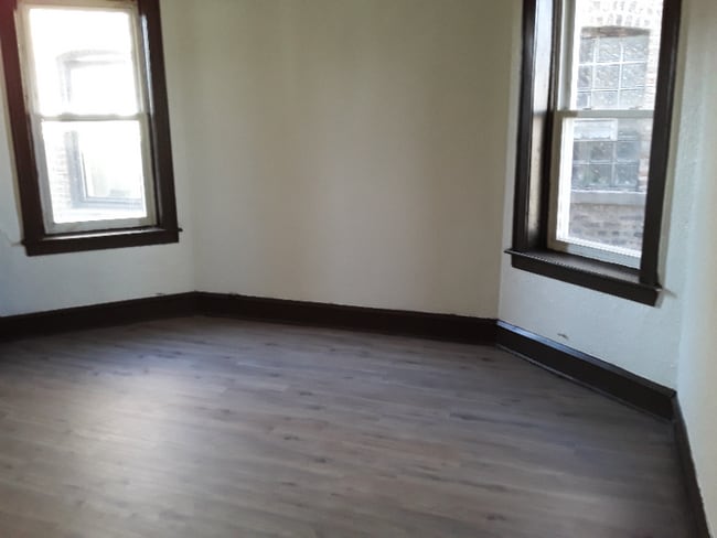 Photo - 8205 S Throop St