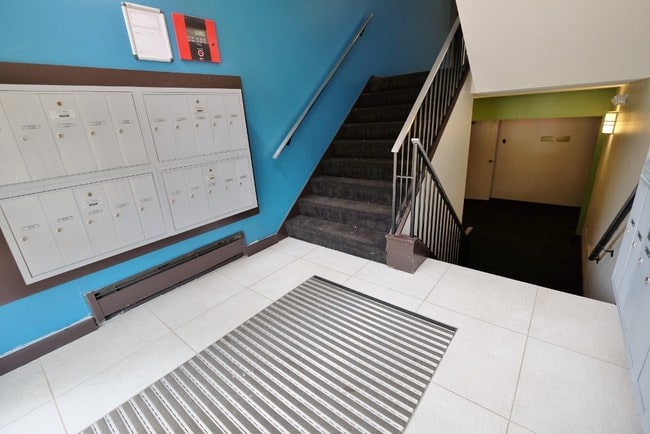 Photo - Royal Park Apartments