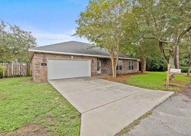 Building Photo - 104 Point Comfort Rd Rental