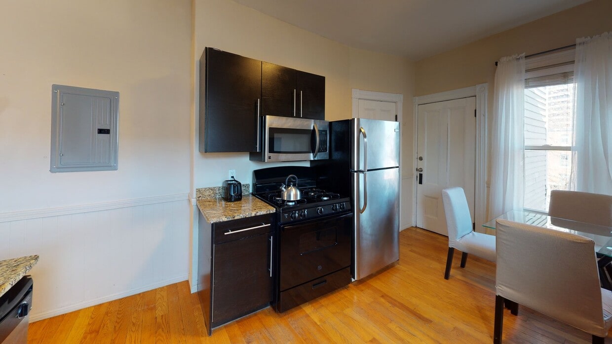 Photo - Private bedroom in 4 bed/1 bath Home
