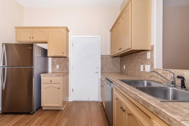 Photo - 625 Jasmine Parke Dr Unit 3