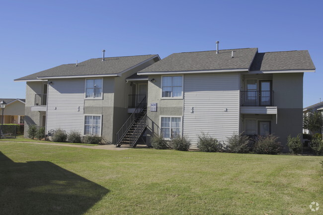 The Patrician at Bonaire - The Patrician at Bonaire Apartments