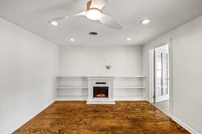 Photo - 5522 Avenue O 1/2