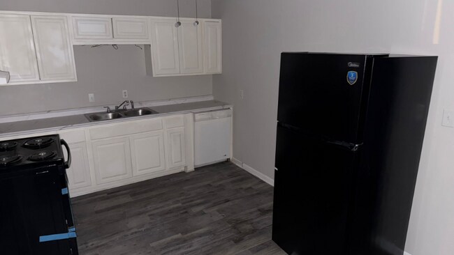 Photo - 243 Peyton Pl SW