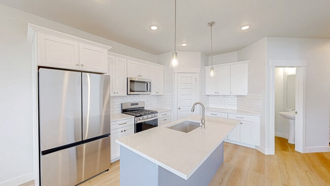 Building Photo - 702 S 4500 S