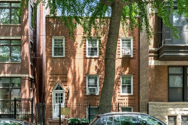 Building Photo - 322 W Evergreen Ave Unit 1