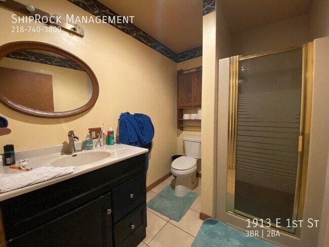 Photo - 1913 E 1st St