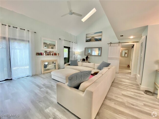 Building Photo - 871 Meadowland Dr Rental