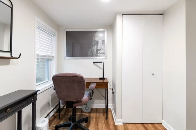Photo - 1324 Randolph St NE