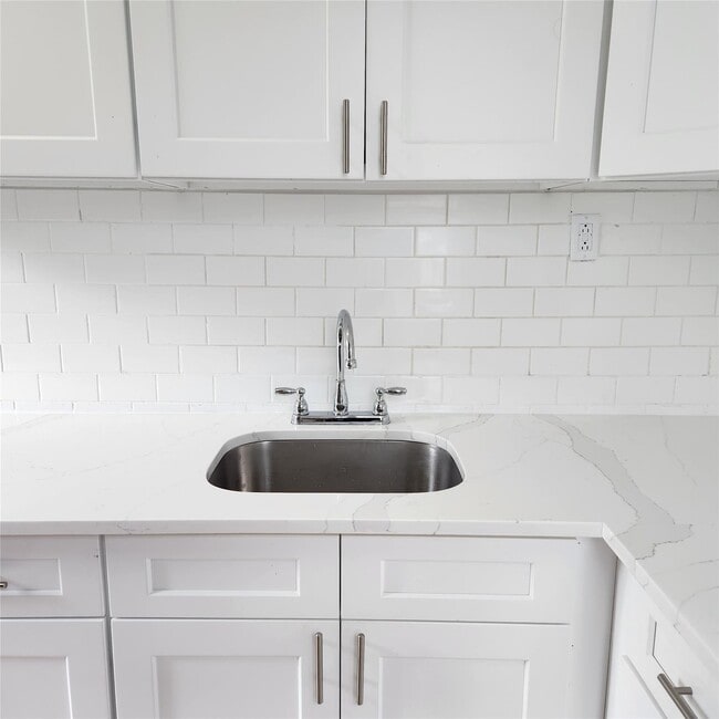 Photo - 396 E 155th St Unit 3